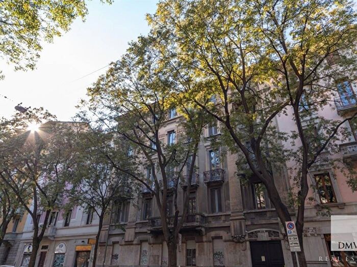 Appartamento quadrilocale in affitto in Via Bartolomeo Eustachi, Morgagni, Milano