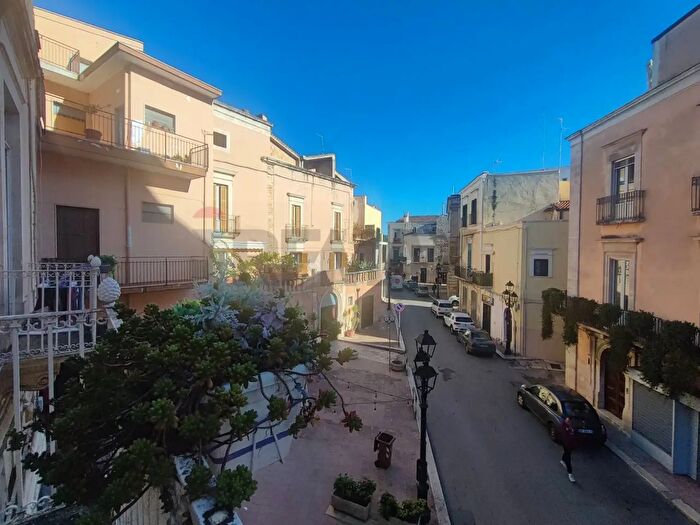 Casa con 10 locali in vendita in Piazza XX Settembre, Grumo Appula