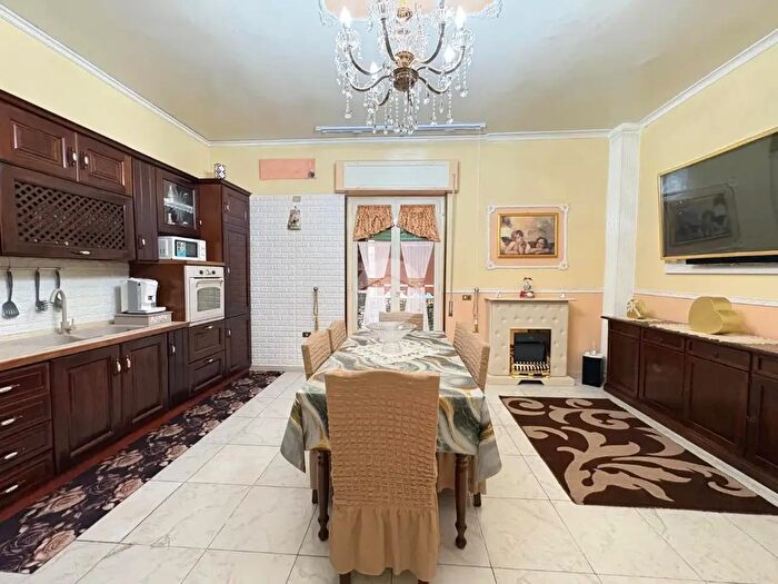 Appartamento trilocale in vendita in Via J F Kennedy, Casoria