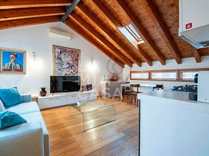 Appartamento quadrilocale in vendita in Piazzetta S Marco, Pieve Di Soligo