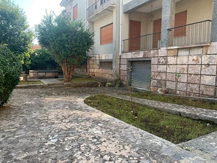 Casa con 14 locali in vendita in Via Veipuna Vibo Valentia, Vibo Valentia