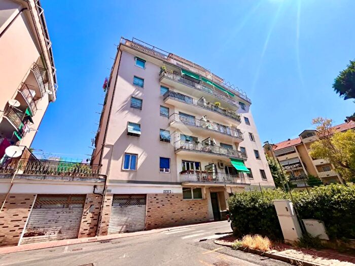 Appartamento quadrilocale in vendita in Via Zara, Albenga