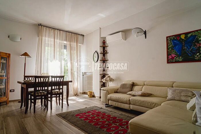 Appartamento quadrilocale in vendita in Viale Colombo, Fano