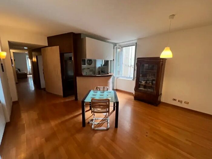 Appartamento trilocale in vendita in Via Arenula, Roma