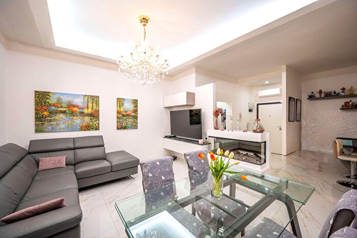 Appartamento con 5 locali in vendita in Via Bosco, Scandiano