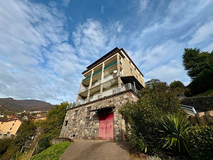 Appartamento con 5 locali in vendita in Via Fonti, Casazza