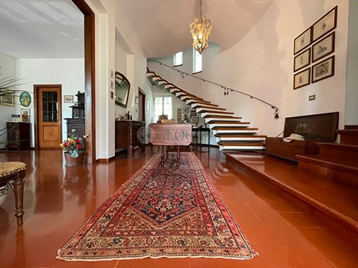 Casa con 15 locali in vendita in Via Provinciale, Castelnuovo Magra