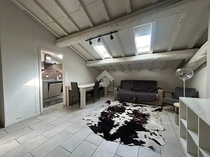 Appartamento trilocale in affitto in Via Vittorio Arici, Brescia