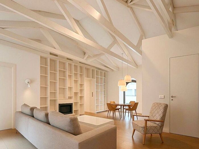 Casa trilocale in affitto in Via Mauro Macchi, Centrale, Milano