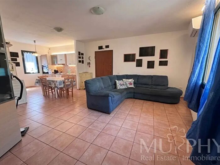 Appartamento trilocale in vendita in Via Sardegna, La Maddalena