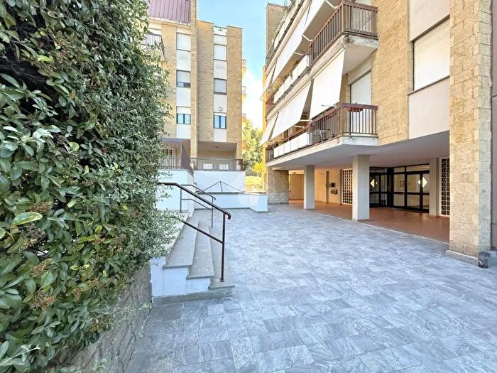 Appartamento con 5 locali in vendita in Via Belluno, Viterbo