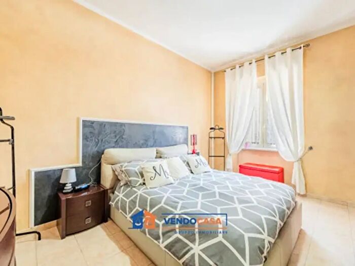 Appartamento trilocale in vendita in Via Genola, Torino