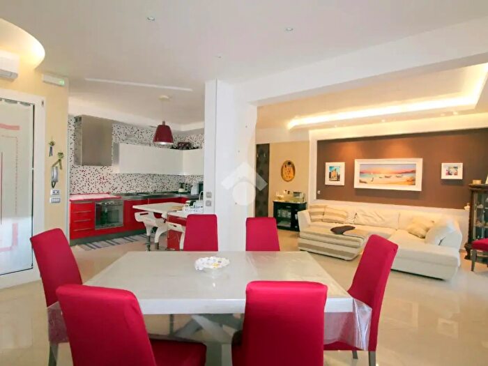 Appartamento quadrilocale in vendita in Via Federico II, Lucera