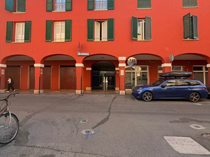 Appartamento con 5 locali in affitto in Via San Petronio Vecchio, Santo Stefano, Bologna