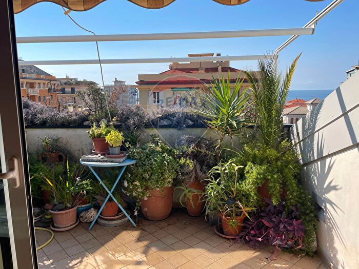 Appartamento bilocale in vendita in Viale Tappani, Chiavari