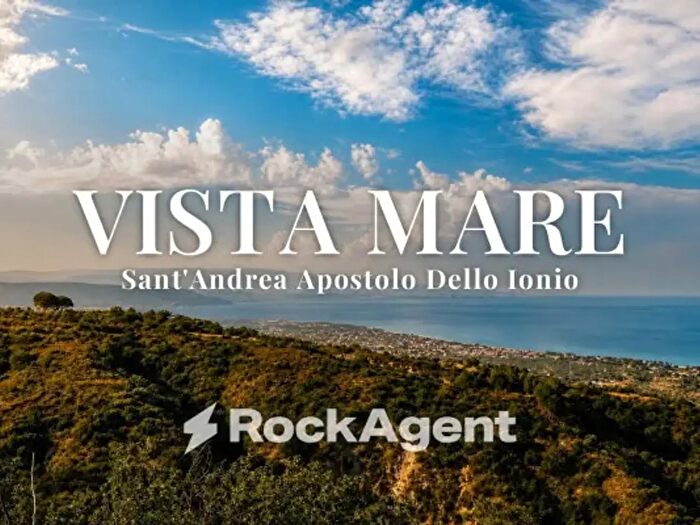 Appartamento con 5 locali in vendita in Corso Umberto I, Sant'Andrea Apostolo dello Ionio