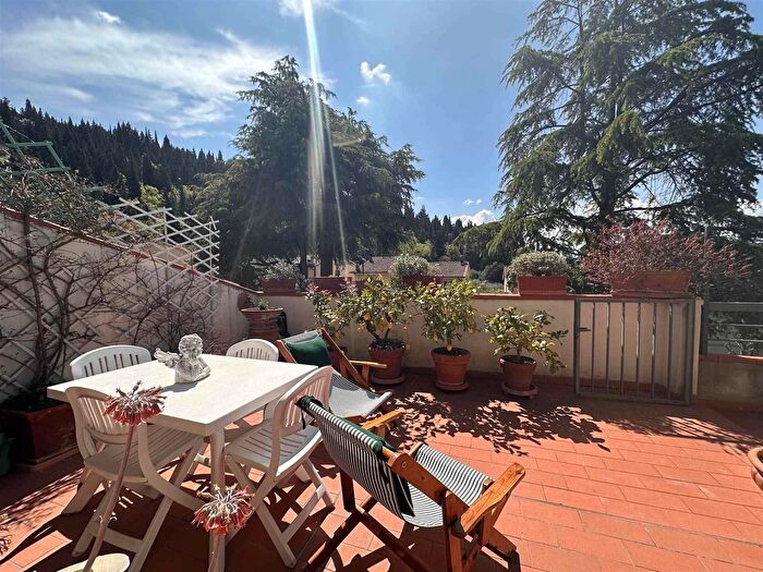 Casa con 7 locali in vendita in Via Buonriposo Calenzano, Calenzano