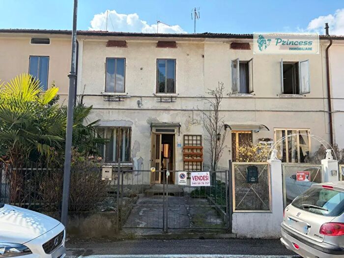 Casa quadrilocale in vendita in Via Cimatori, Schio