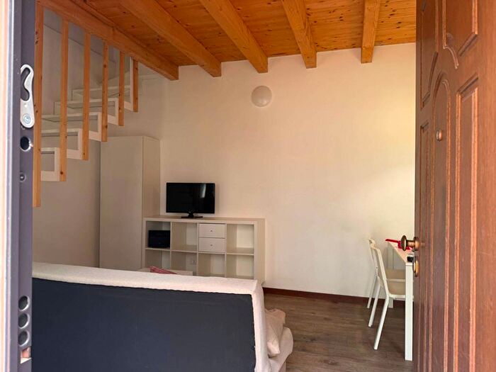 Appartamento trilocale in affitto in Via Bernardino Verro, Ripamonti Fondazione Prada, Milano