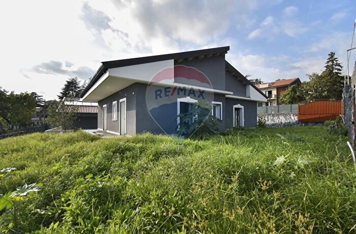 Appartamento quadrilocale in vendita in Via Esiodo Snc, Mascalucia