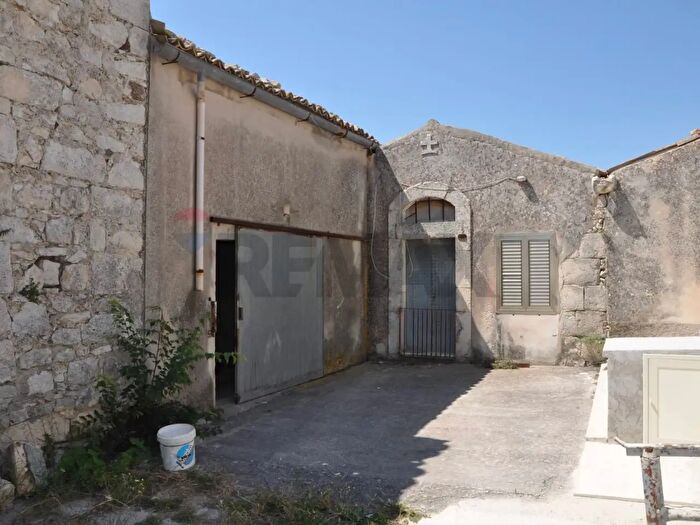 Casa con 5 locali in vendita in Ragusa