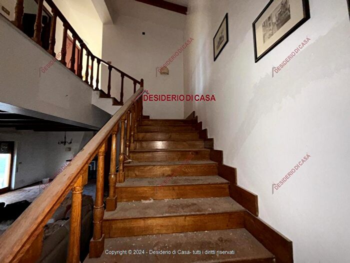 Casa con 14 locali in vendita in Monreale