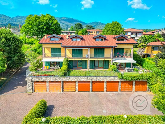 Appartamento trilocale in vendita in Via Matteotti, Barasso