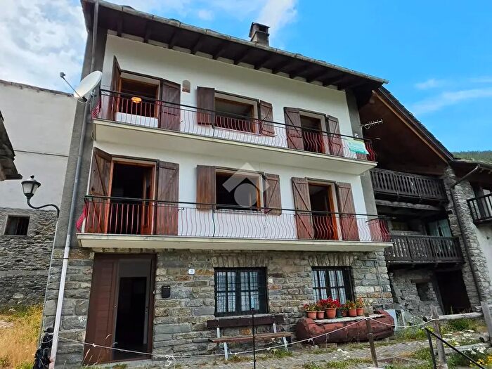 Casa con 5 locali in vendita in Via Cuchepache, Saint Rhemy En Bosses