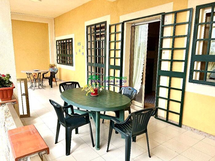 Appartamento trilocale in affitto in Contrade di Marina di Ragusa, Ragusa