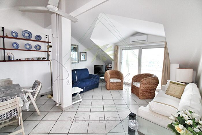 Appartamento con 5 locali in vendita in Via Privata Bozzo Costa, Rapallo