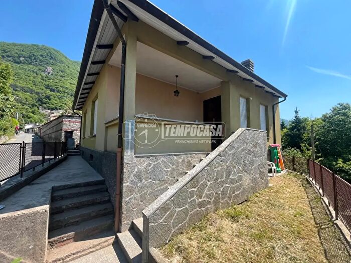 Casa quadrilocale in vendita in Via Ospedale, Pont Canavese
