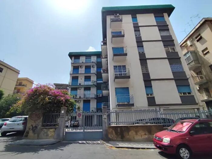 Appartamento con 6 locali in vendita in Catania