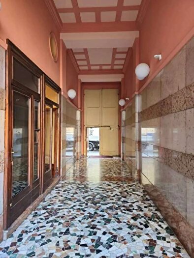 Appartamento trilocale in vendita in Via Maestri Campionesi Milano, Milano