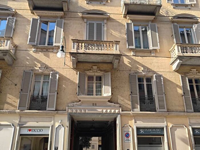 Appartamento trilocale in affitto in Via dellAccademia Albertina, Via della Rocca, Torino