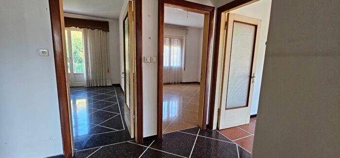 Appartamento con 6 locali in vendita in Via Parma, Chiavari