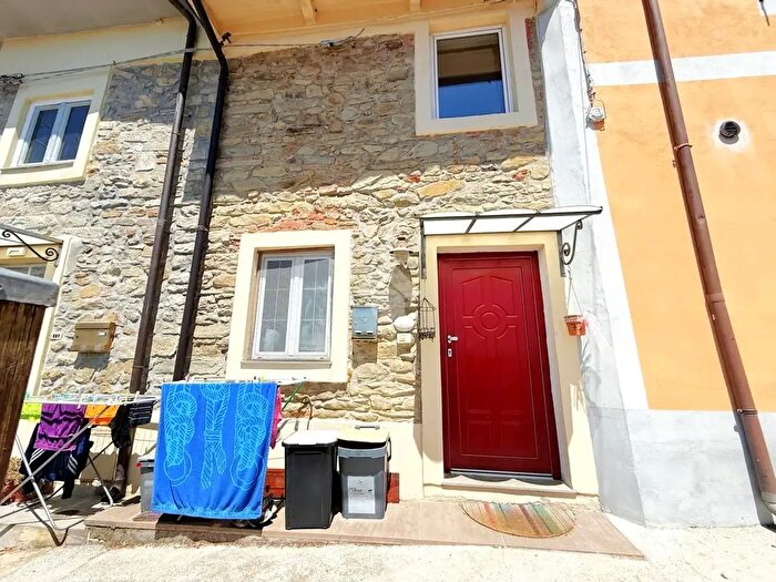 Casa quadrilocale in vendita in Via Francesco Santesi, Montale