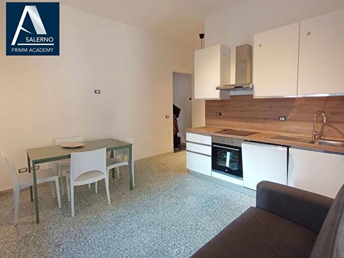 Appartamento bilocale in affitto in Via Arce, Centro, Salerno