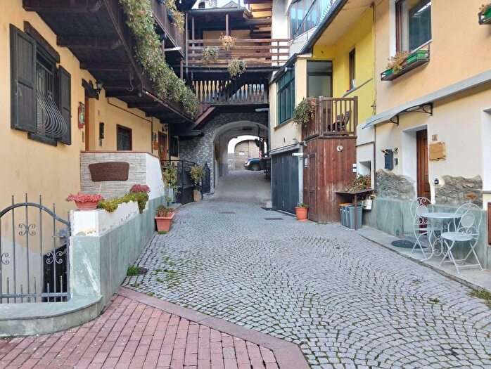 Case in Vendita e in Affitto - 2