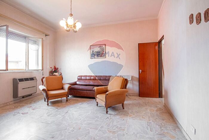 Casa con 6 locali in vendita in Via Livorno, Biancavilla