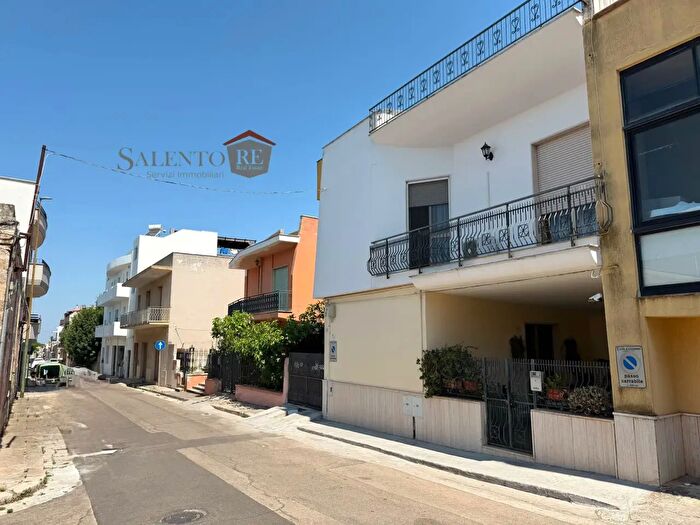 Appartamento con 5 locali in vendita in Via Alessandro Manzoni, Casarano