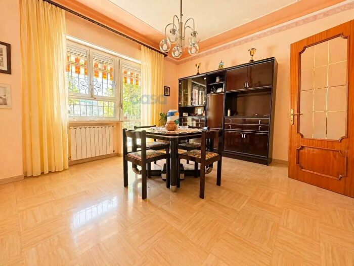 Appartamento trilocale in vendita in Via Rossini, Terni