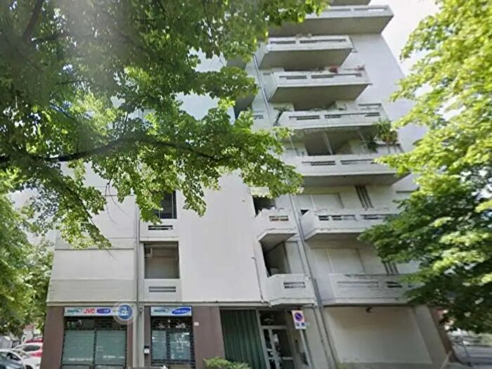 Appartamento con 5 locali in vendita in Via Ventimiglia, Modena