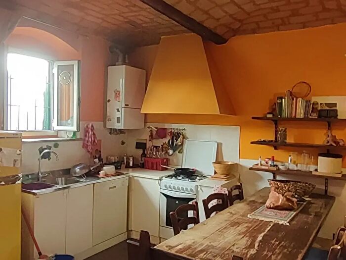 Casa trilocale in vendita in Via Arcivescovo Limberti, Prato