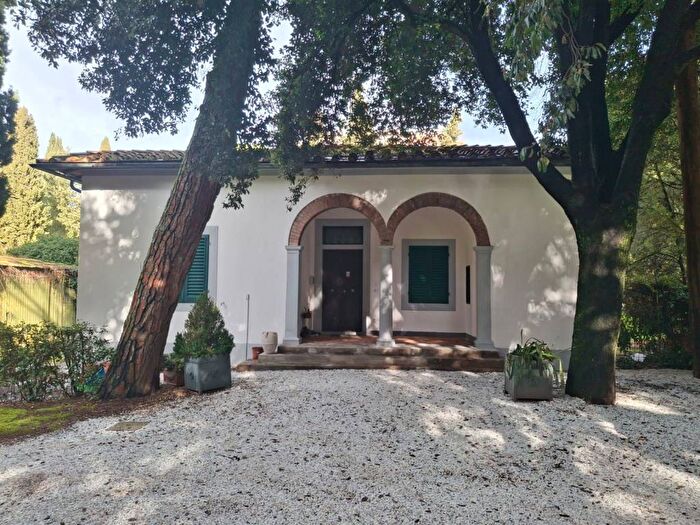 Casa quadrilocale in affitto in Via Pasquale Poccianti, Le Bagnese San Giusto, Scandicci
