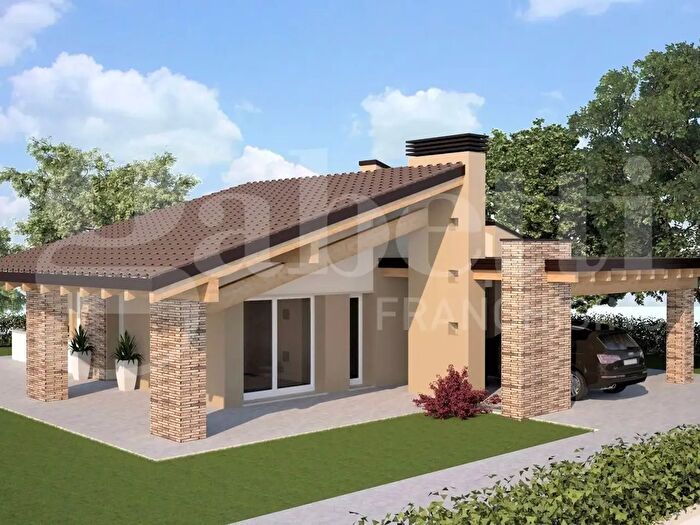 Casa con 10 locali in vendita in Via Gobetti Sn, Vigone