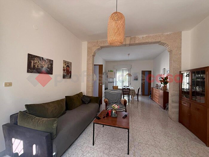 Casa quadrilocale in vendita in Località Specchiarica Snc, Manduria