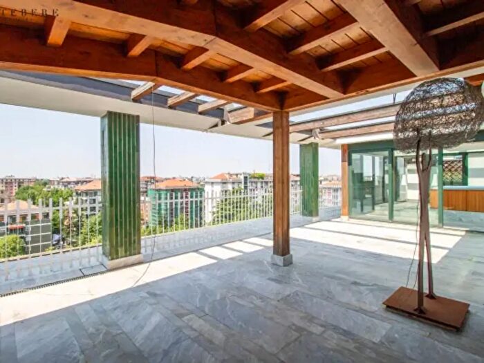 Appartamento trilocale in vendita in Via Pompeo Neri, Milano