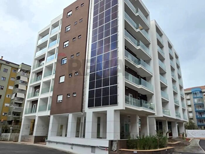 Appartamento quadrilocale in vendita in Via Rocco Chinnici, Cosenza