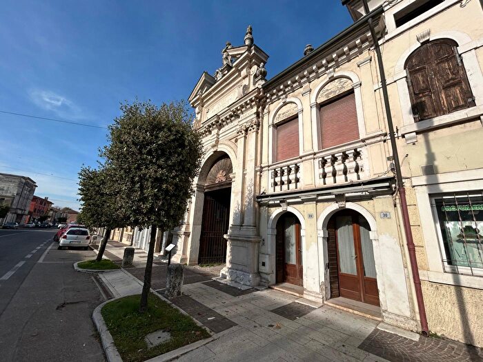 Appartamento quadrilocale in vendita in Via Roma, Minerbe