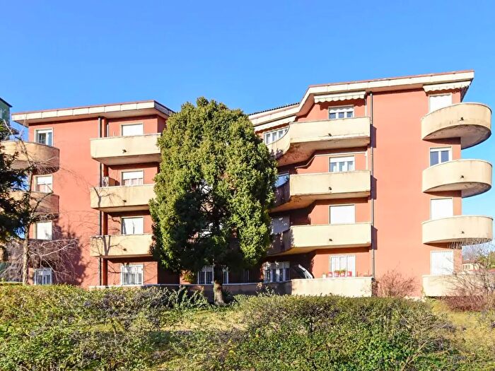 Appartamento trilocale in vendita in Via d Alighieri, Lurago DErba